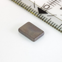 Neodímium hasáb mágnes 8x5,6x1,6 P 180 °C, VMM5UH-N35UH