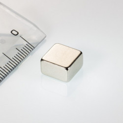 Neodímium hasáb mágnes 10x10x6 N 80 °C, VMM4-N35