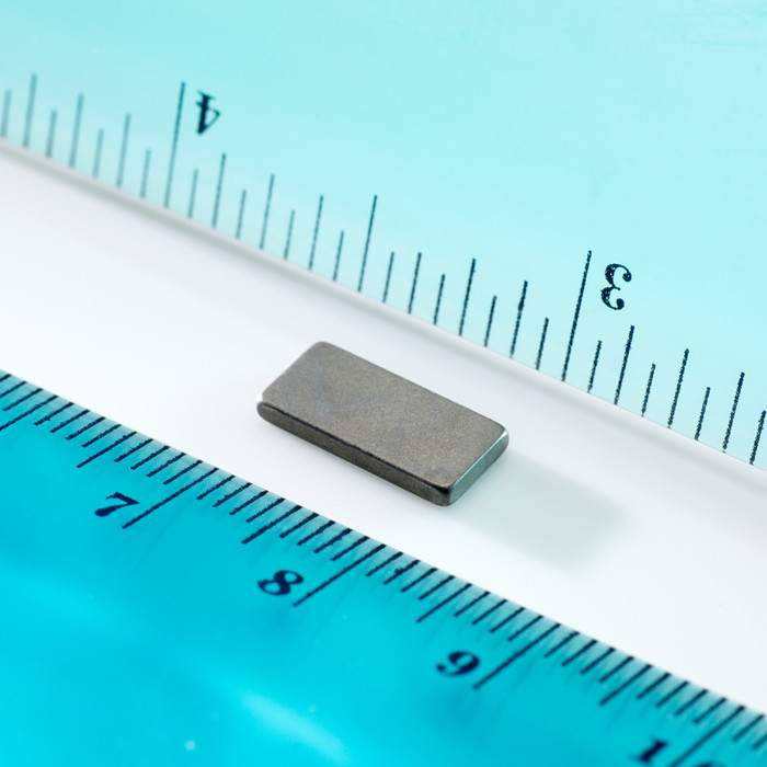 Neodímium hasáb mágnes 12x5,6x1,45 P 180 °C, VMM5UH-N35UH