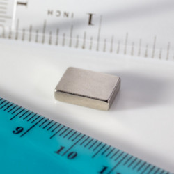 Neodímium hasáb mágnes 12x9x3 P 180 °C, VMM5UH-N35UH