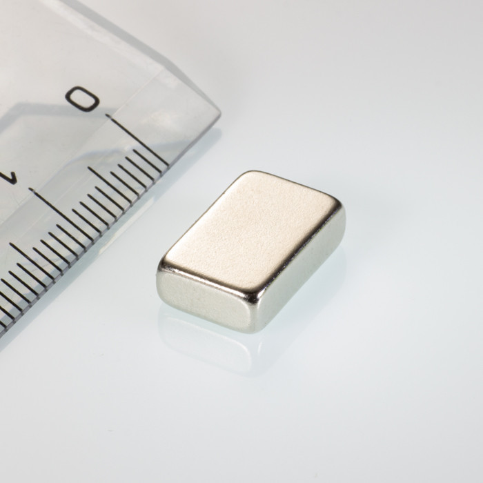 Neodímium hasáb mágnes 13x8,4x4 N 80 °C, VMM5-N38