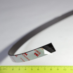 Erős öntapadós szalag mágnes 15x2 mm