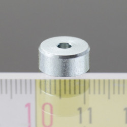 Mágnes lencse 10 mm, magasság 4,5 mm, furattal süllyesztett fejű csavarnak 2,6 mm átmérővel