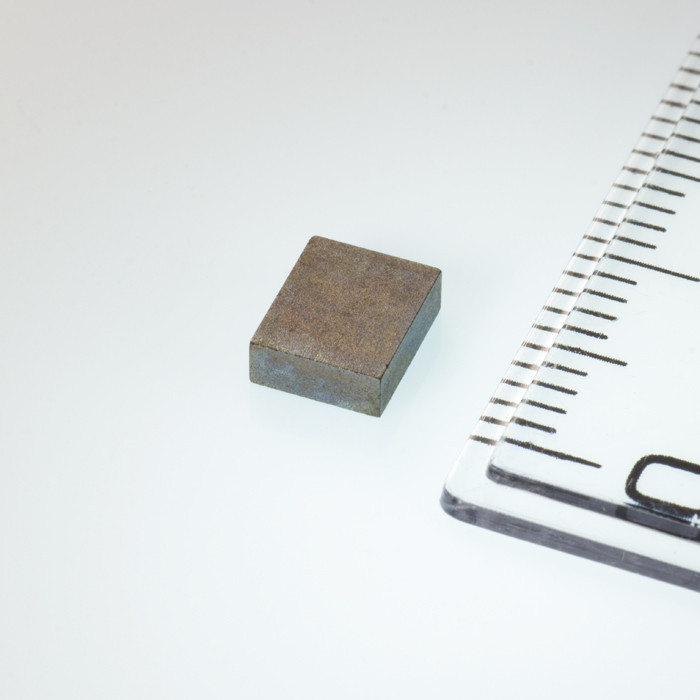 Neodímium hasáb mágnes 6x5x2 P 180 °C, VMM5UH-N35UH